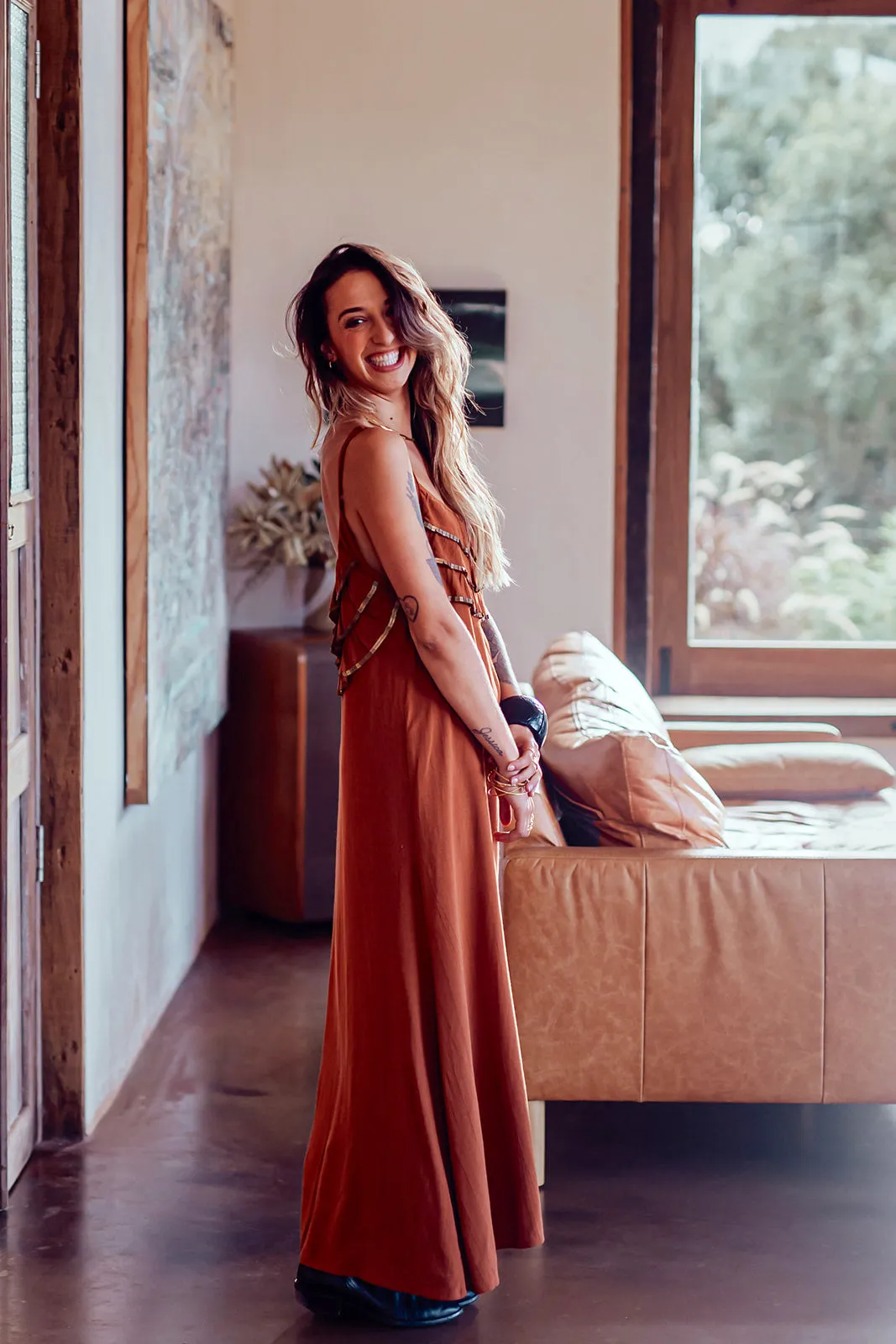 QUEEN DRESS BROWN