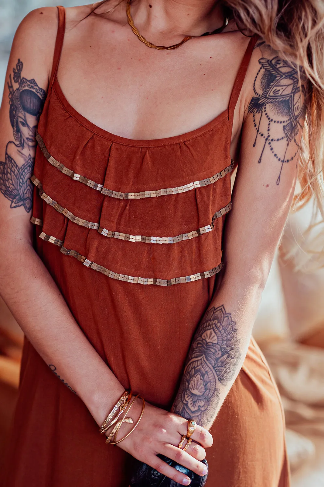 QUEEN DRESS BROWN