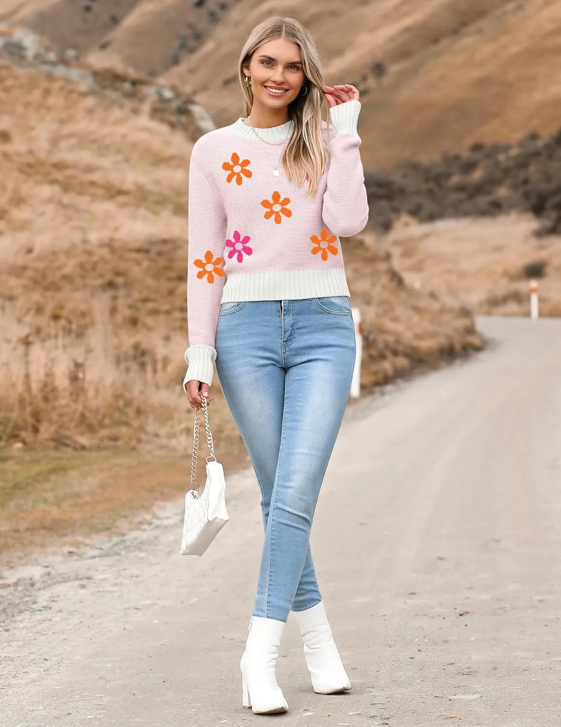 Zeagoo Women's 2025 Fall Crewneck Cropped Sweater Trendy Long Sleeve Ribbed Knit Pullover Jumper Tops